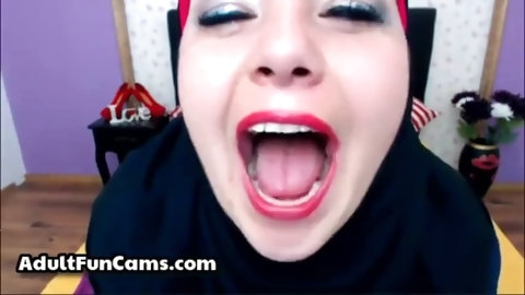 Real Amateur Arab In Hijab Orgasms
